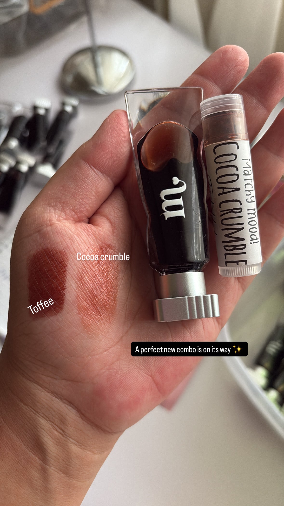 TOFFE CRUMBLE ( includes toffee water tint & cocoa crumble lip balm)
